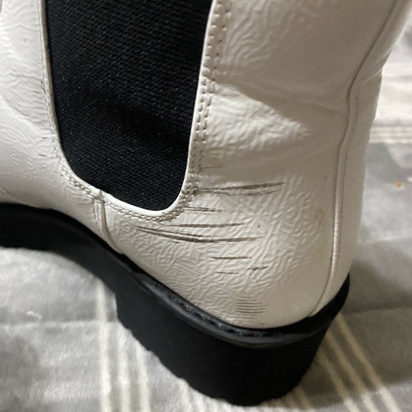 White platform booties 🤍 - Picture 4 of 5